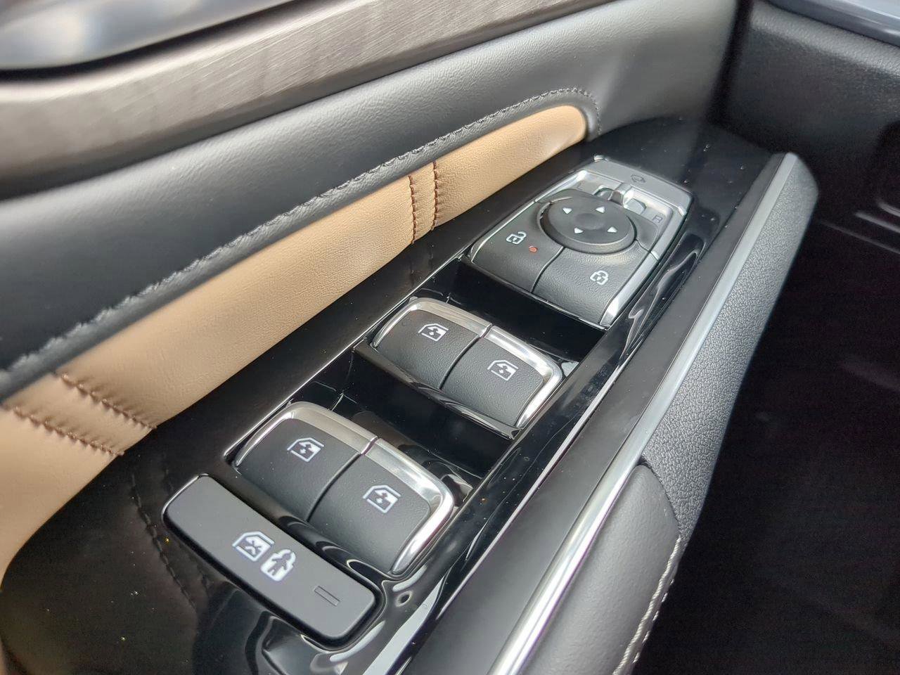 Certified 2026 Kia Sorento SX Prestige w/ Olive Brown Leather Package image 21