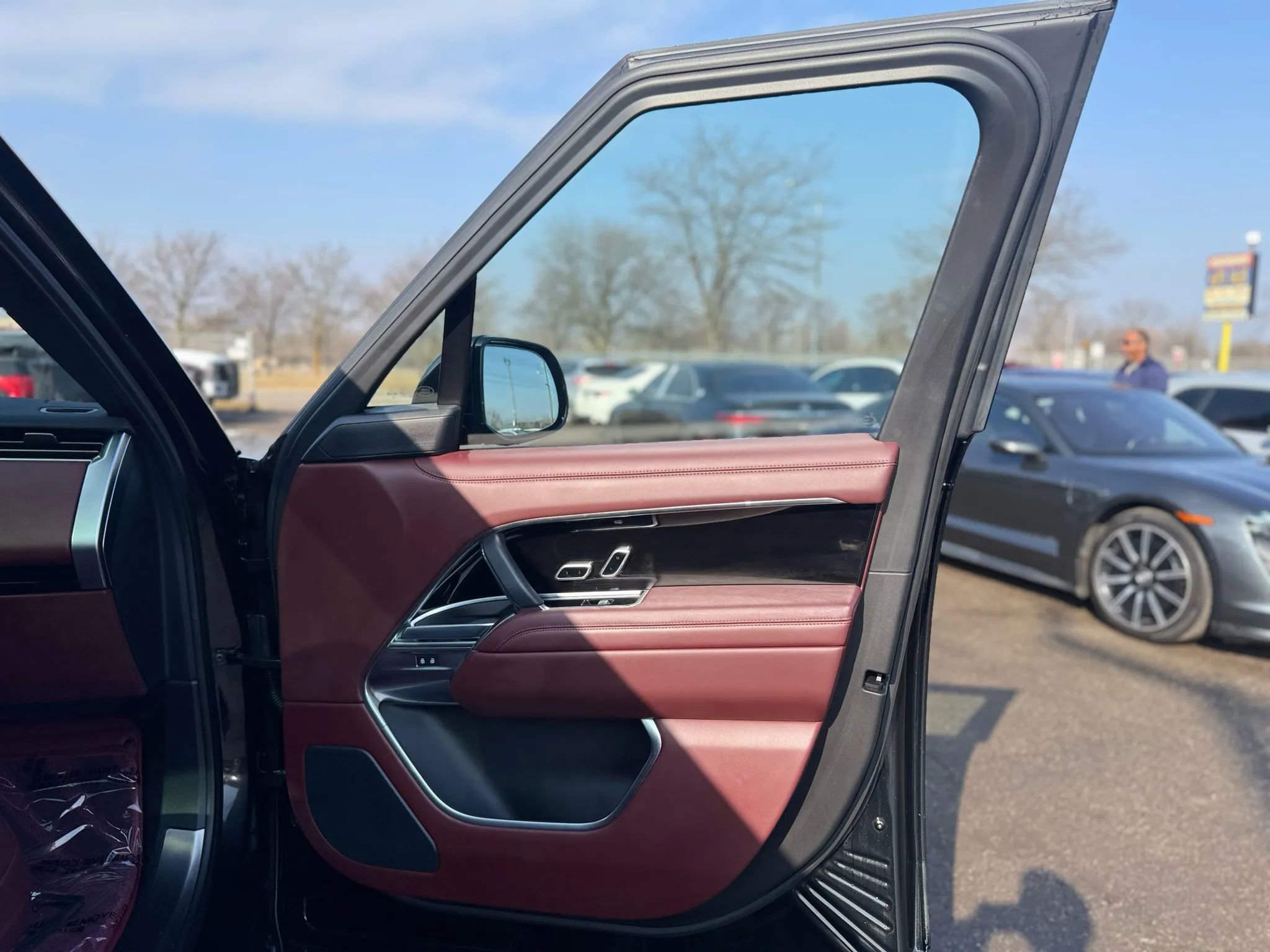 Used 2023 Land Rover Range Rover SE image 31