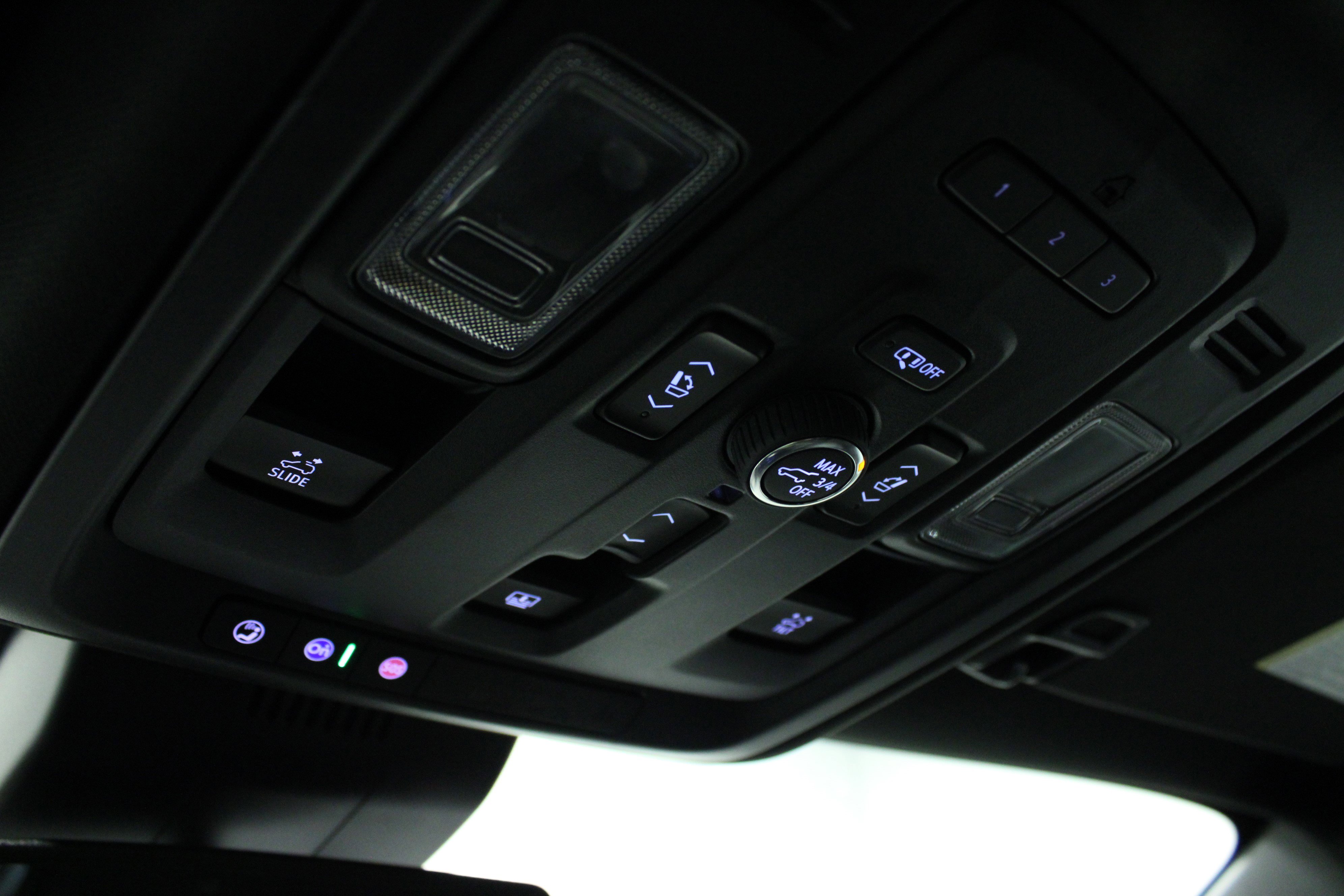 Used 2023 GMC Yukon XL Denali image 24