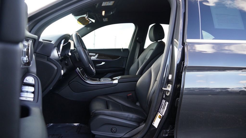 Used 2021 Mercedes-Benz GLC 300 image 12