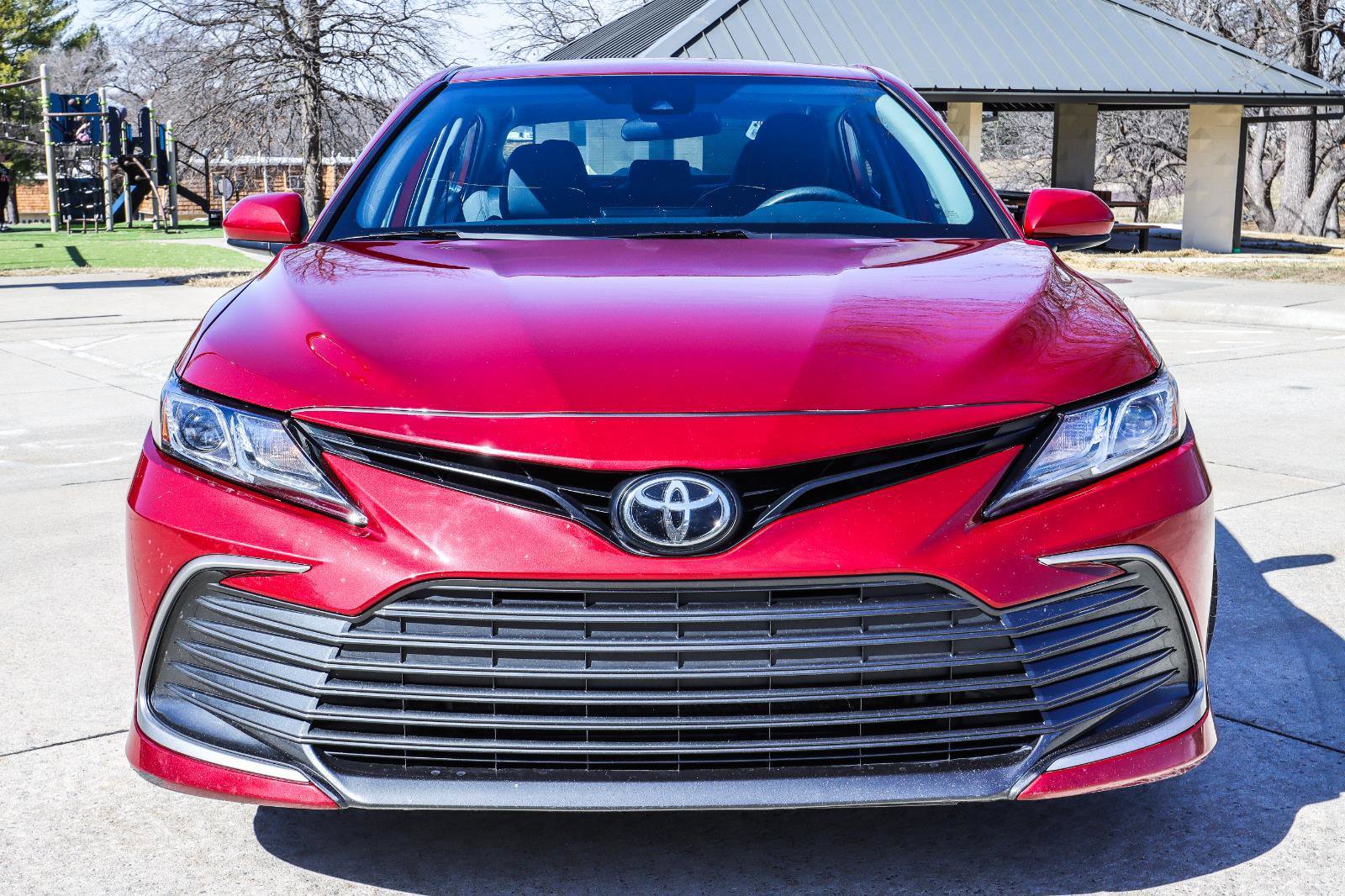 Used 2022 Toyota Camry LE FWD image 17