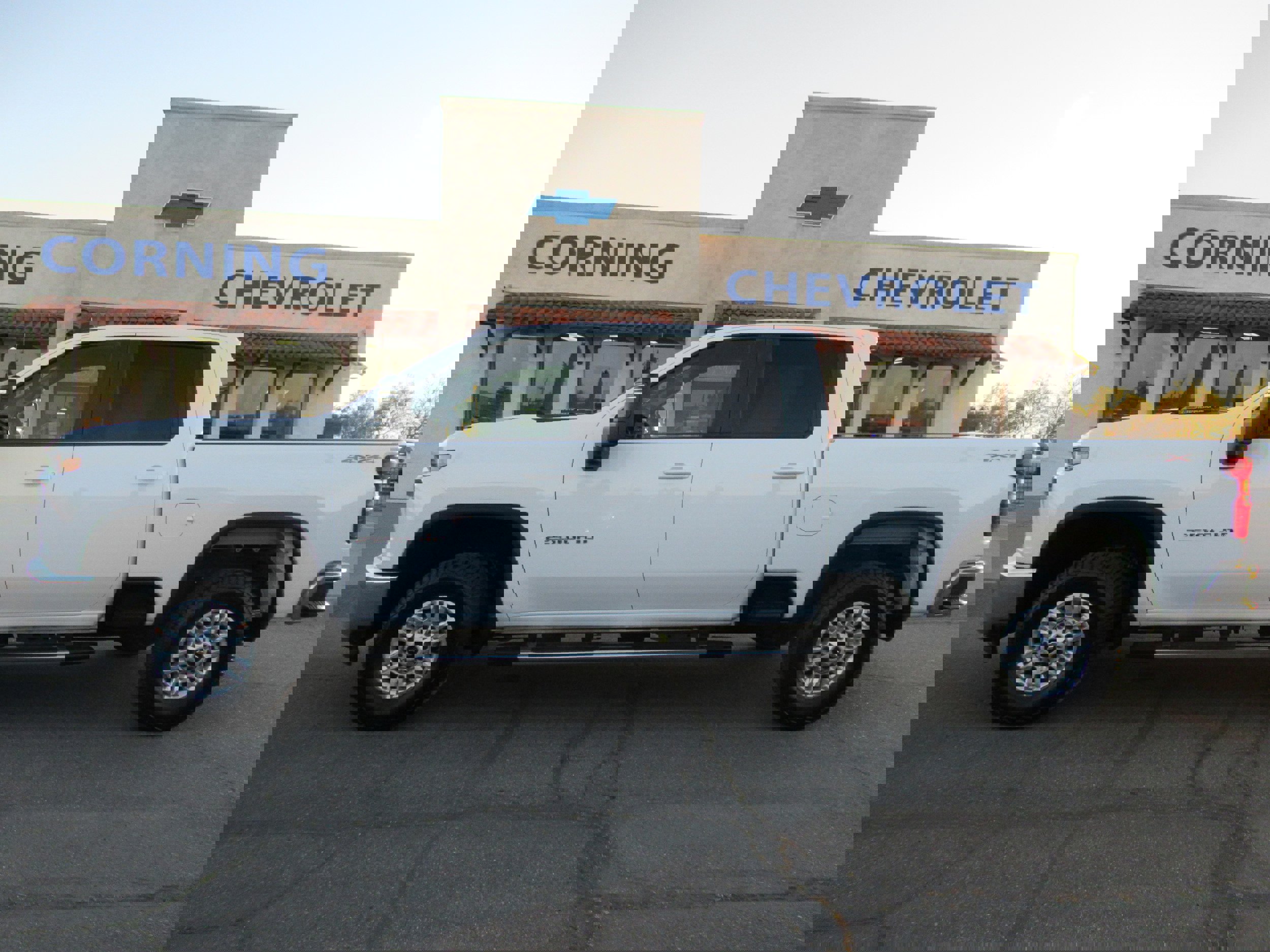 Used 2020 Chevrolet Silverado 2500 LT image 2