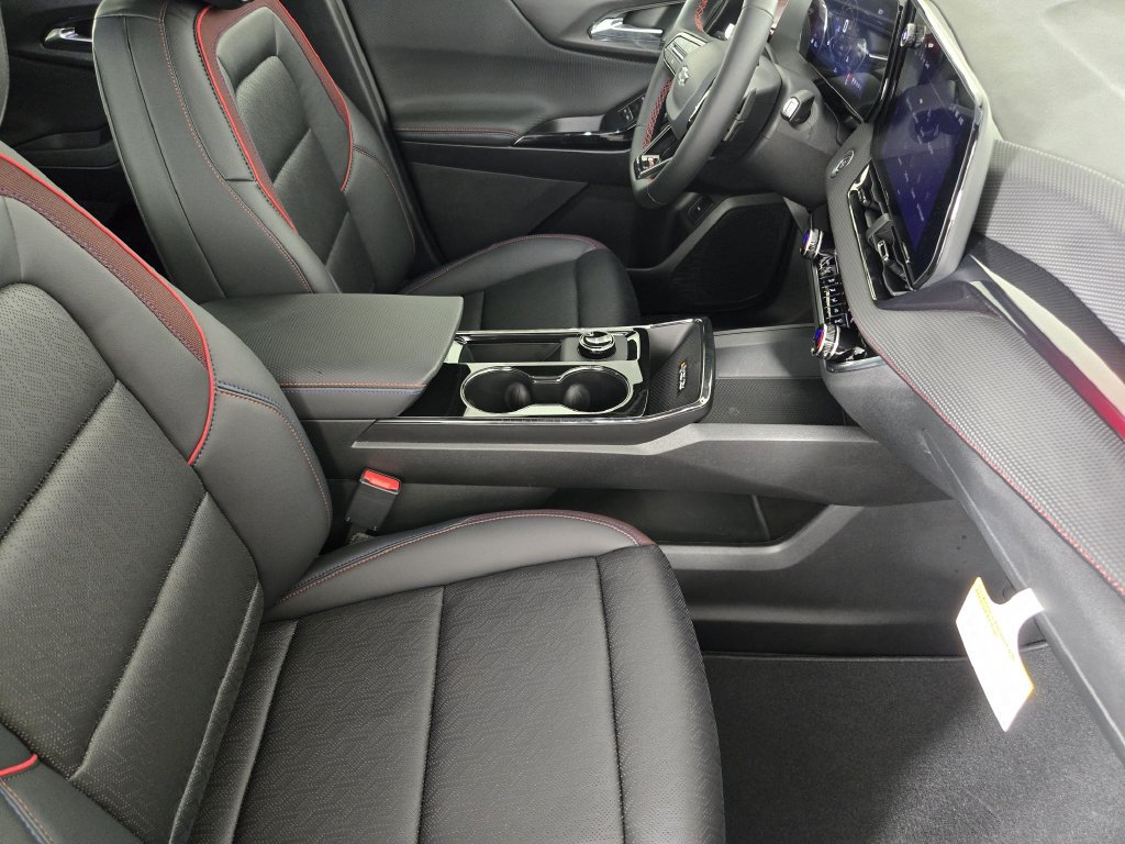 New 2026 Chevrolet Equinox RS w/ Convenience Package III FWD image 16