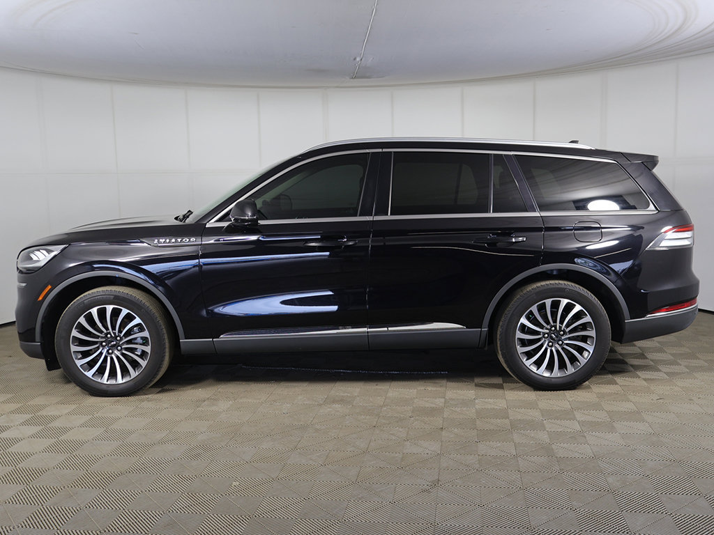 Used 2023 Lincoln Aviator Reserve w/ Elements Package Plus AWD/4WD image 16