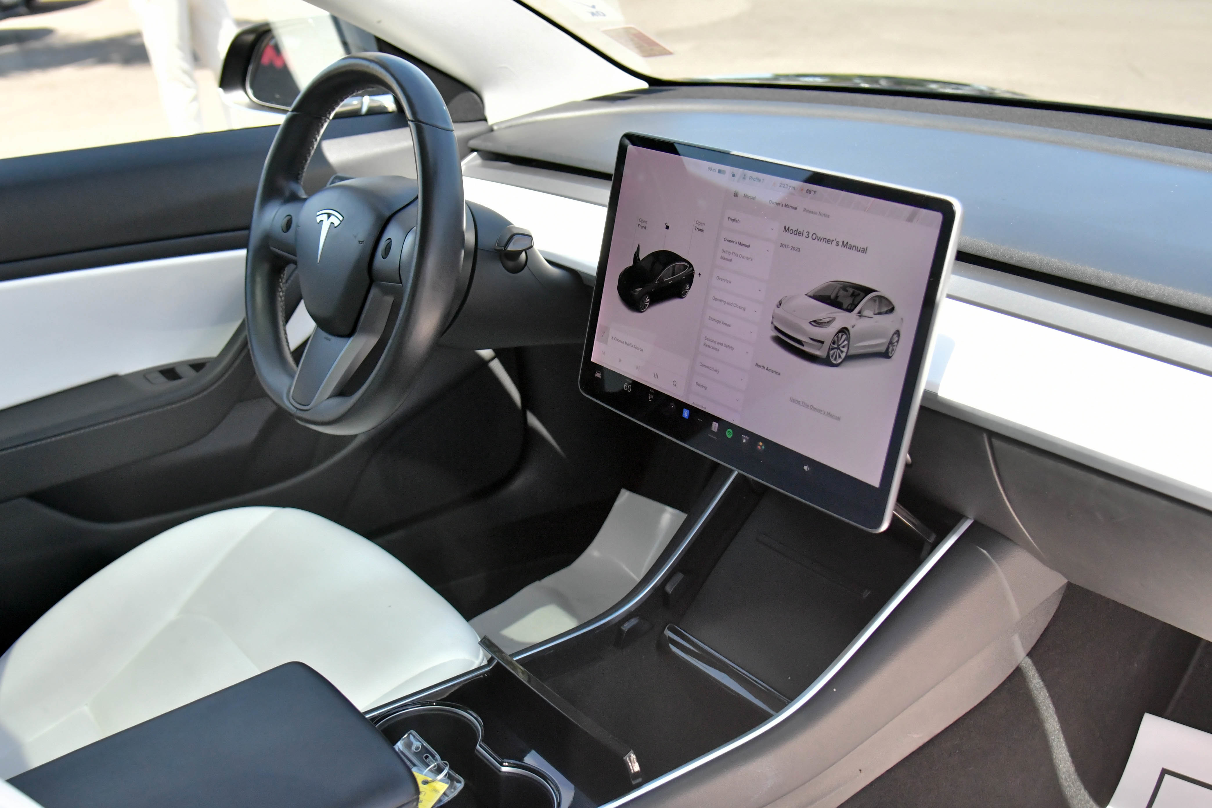 Used 2018 Tesla Model 3 Long Range image 40