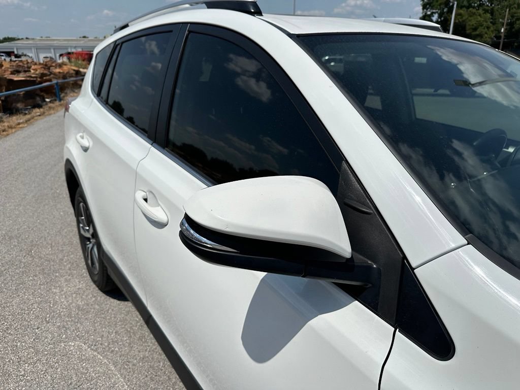 Used 2018 Toyota RAV4 XLE FWD image 3