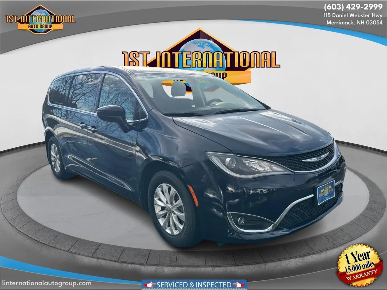 Used 2019 Chrysler Pacifica Touring Plus image 2