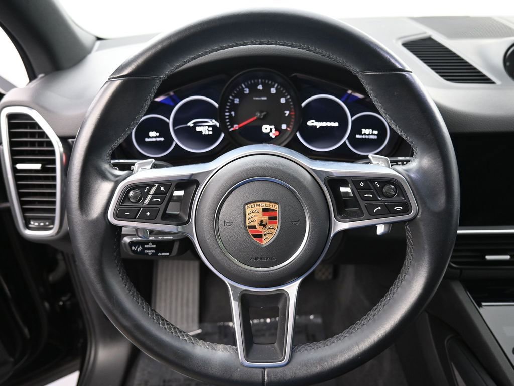 Certified 2023 Porsche Cayenne Platinum Edition image 12