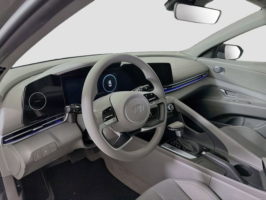 Used 2024 Hyundai Elantra SEL FWD image 10