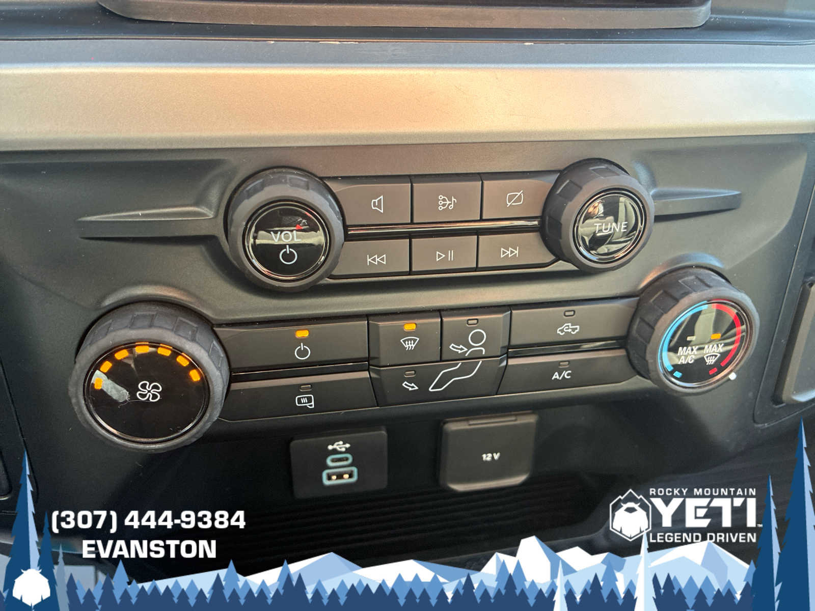 Used 2023 Ford F350 XLT w/ FX4 Off-Road Package AWD/4WD image 16