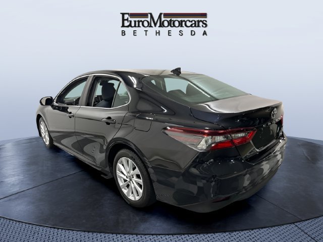 Used 2021 Toyota Camry LE w/ Carpet Mat Package (TMS) FWD image 3