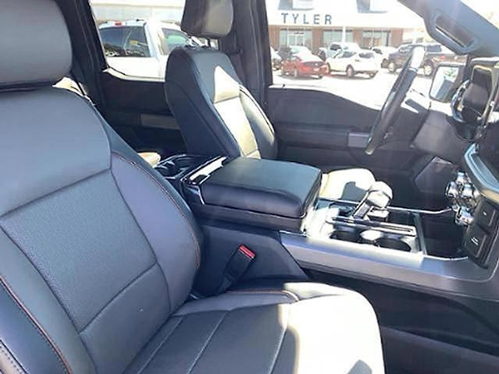 New 2025 Ford F150 Lariat w/ Equipment Group 502A High AWD/4WD image 19