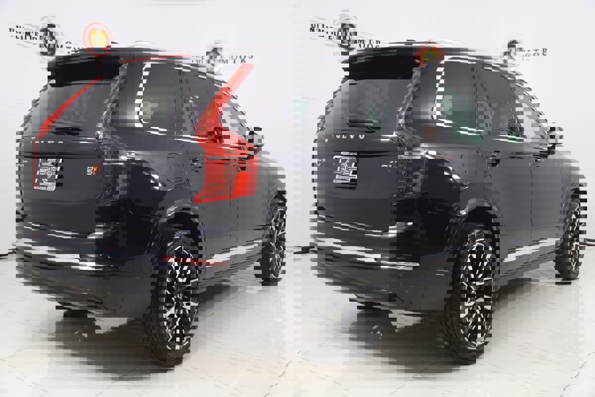 Used 2023 Volvo XC90 B6 Plus w/ Protection Package Premier image 3