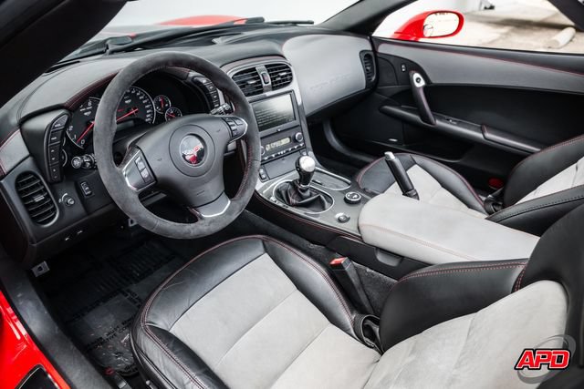 Used 2013 Chevrolet Corvette 427 w/ 1SC Preferred Equipment Group RWD image 2