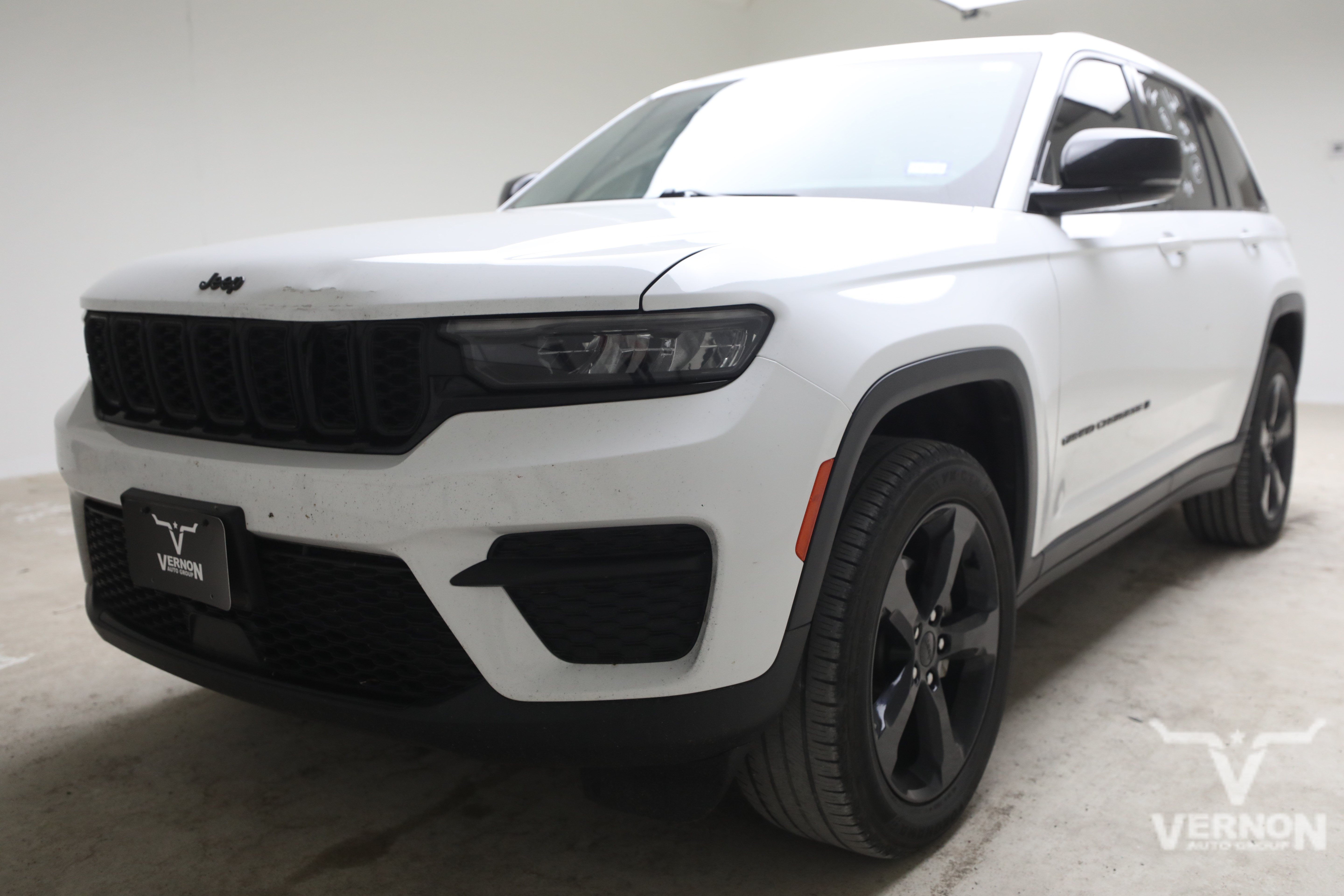 Used 2023 Jeep Grand Cherokee Altitude