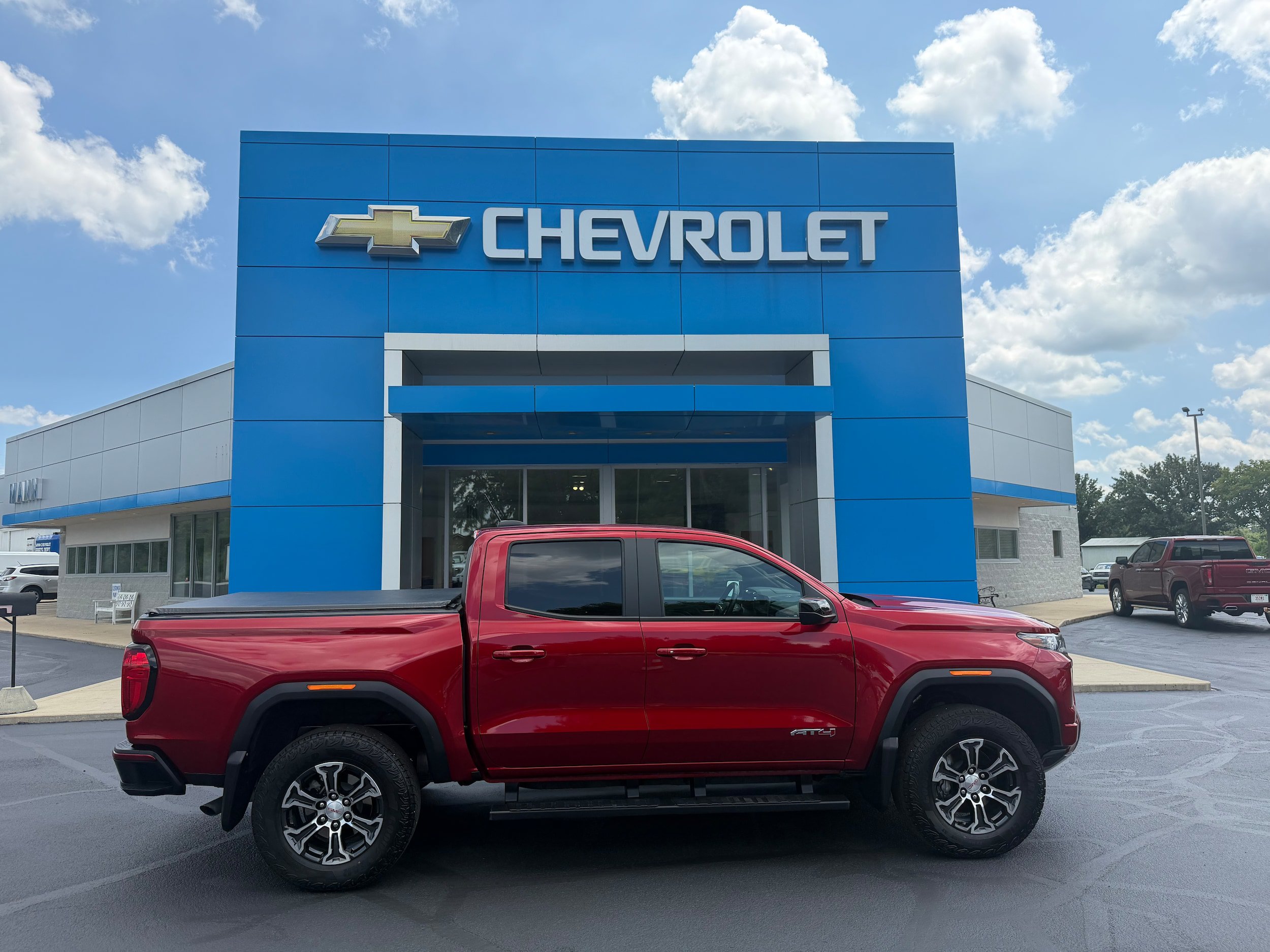 Used 2024 GMC Canyon AT4 w/ AT4 Premium Package AWD/4WD image 1
