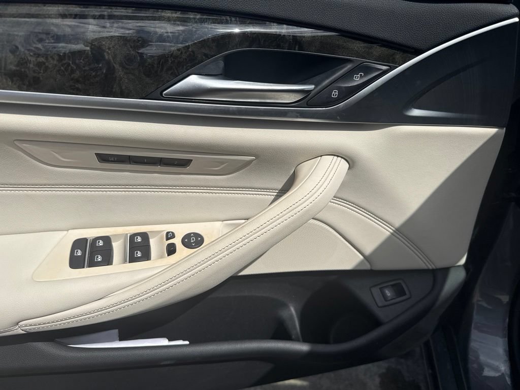 Used 2023 BMW 530i w/ Luxury Seating Package RWD image 14