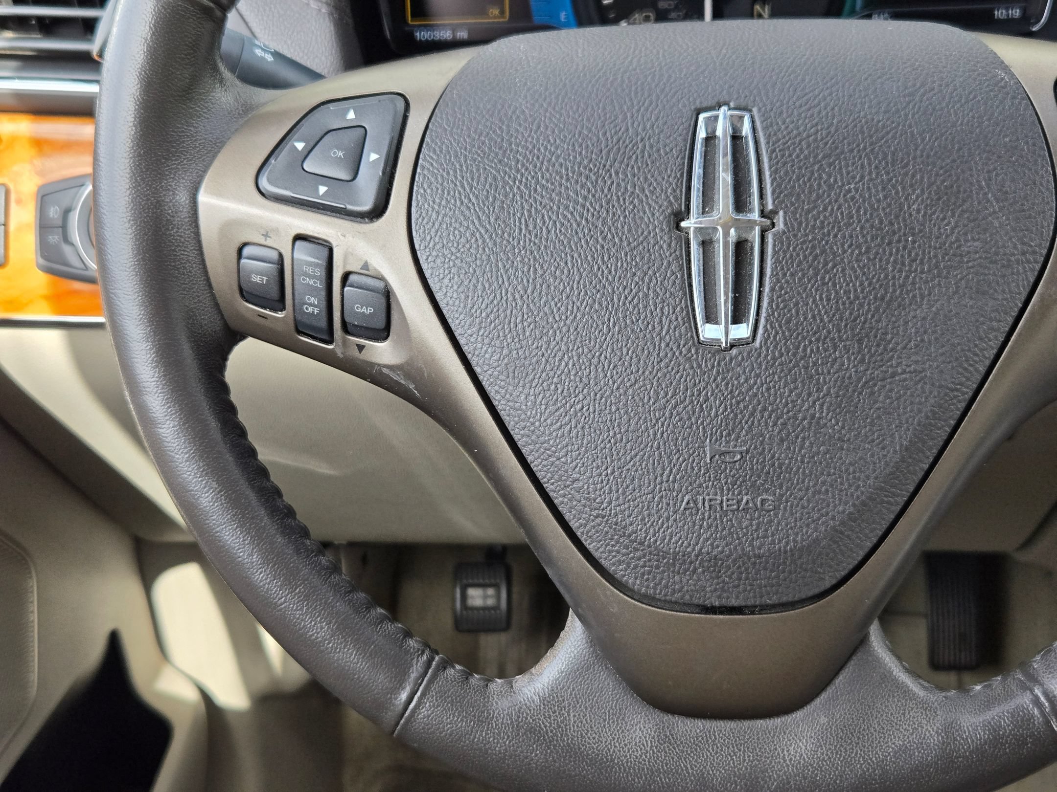Used 2012 Lincoln MKX FWD image 21