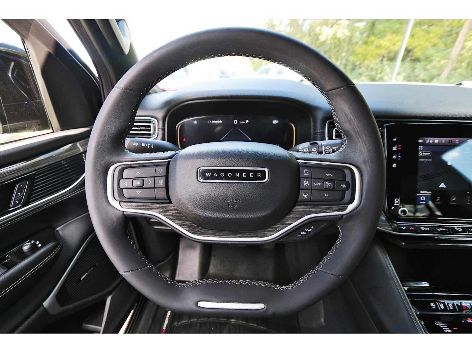 Used 2022 Jeep Wagoneer Series III w/ Flexible Seating Group image 14