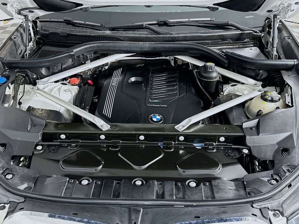 Used 2020 BMW X5 xDrive40i w/ Premium Package image 32