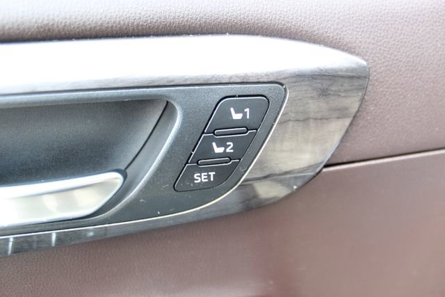 Used 2020 Toyota Highlander Limited image 10