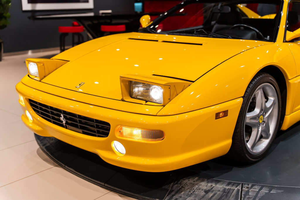 Used 1998 Ferrari F355 Berlinetta RWD image 17