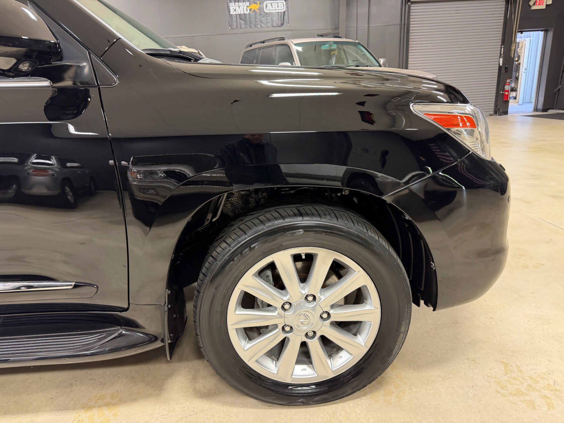 Used 2010 Lexus LX 570 4WD image 18