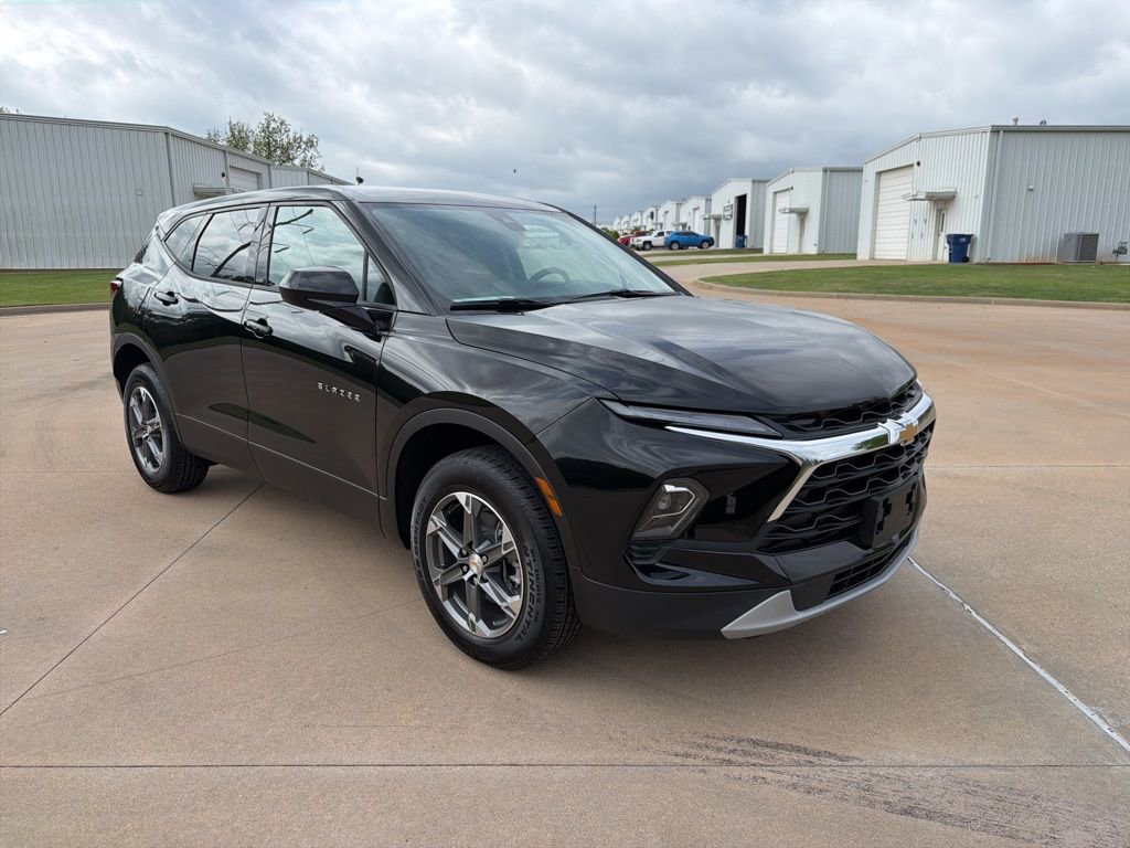 Used 2026 Chevrolet Blazer LT FWD image 7