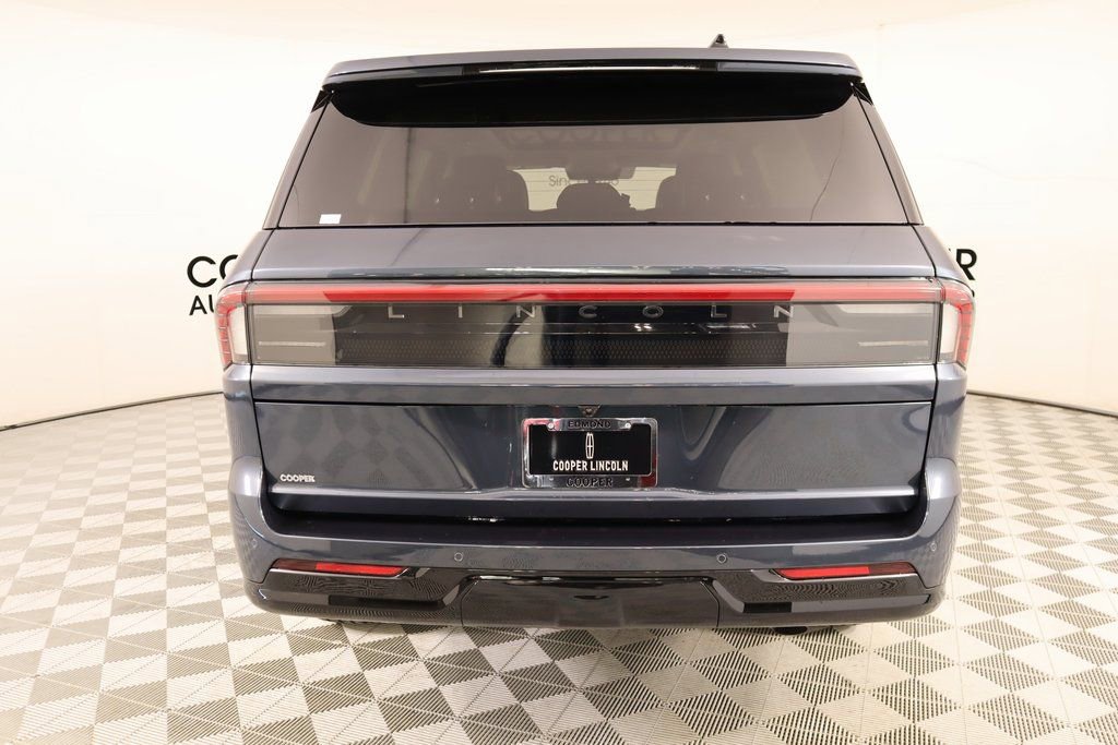 New 2025 Lincoln Navigator Reserve image 23