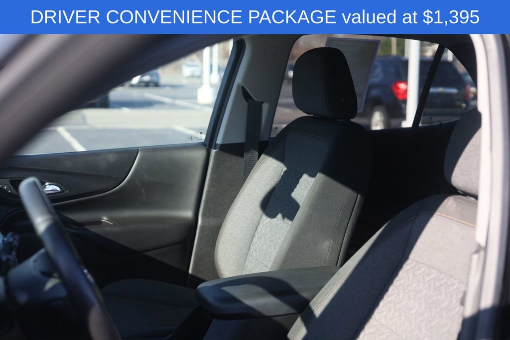 Used 2022 Chevrolet Equinox LT w/ Driver Convenience Package image 4