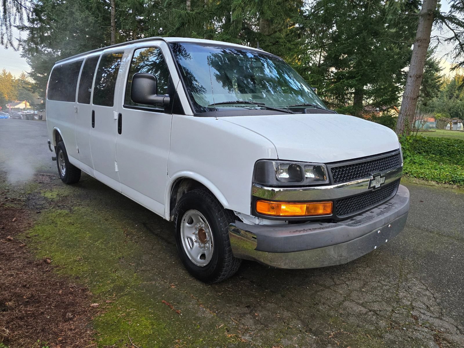 Used 2015 Chevrolet Express 3500 LT w/ LT Preferred Equipment Group RWD image 10