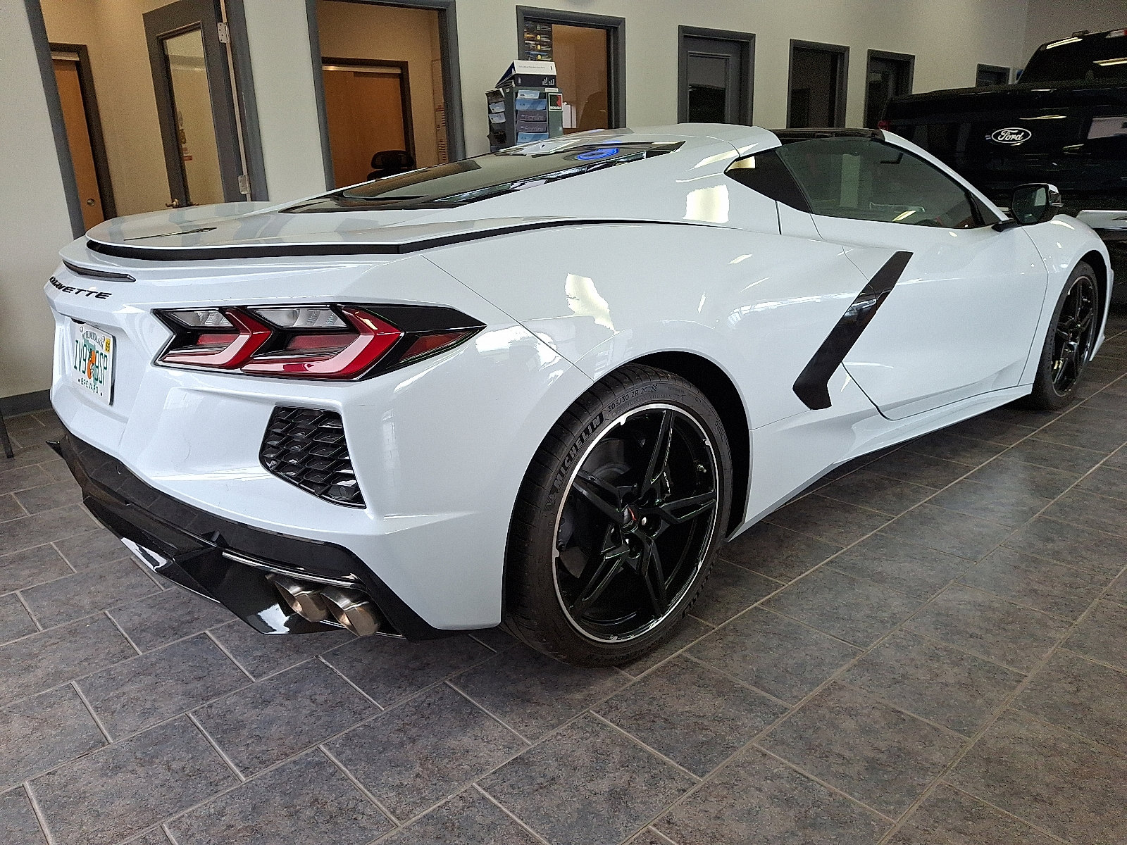 Used 2020 Chevrolet Corvette Stingray Preferred Cpe w/ 2LT Preferred Equipment Group image 11
