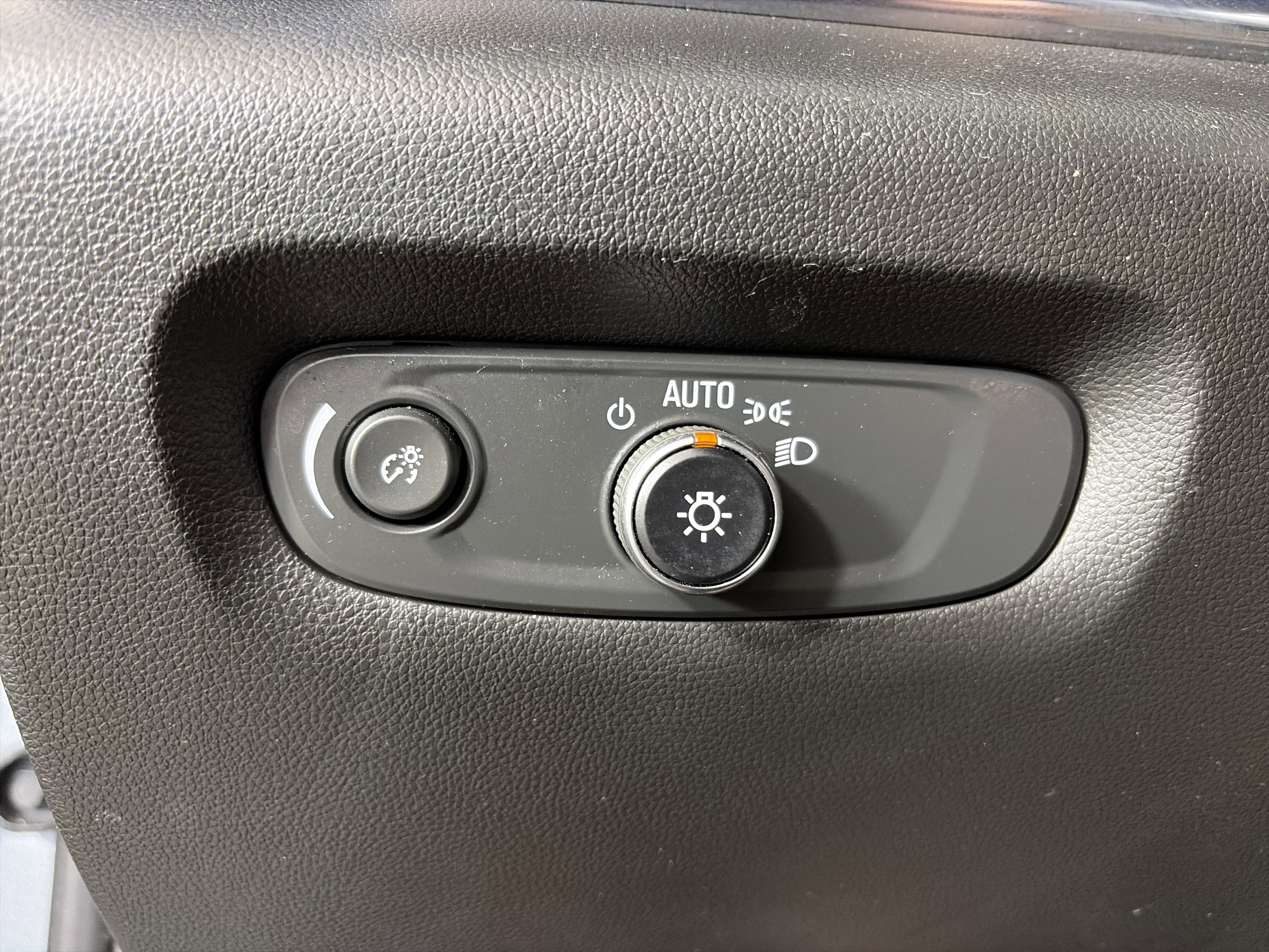 Certified 2023 Chevrolet Traverse RS image 35