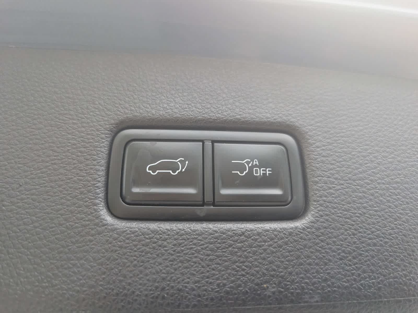 Used 2024 Kia Carnival EX FWD image 13