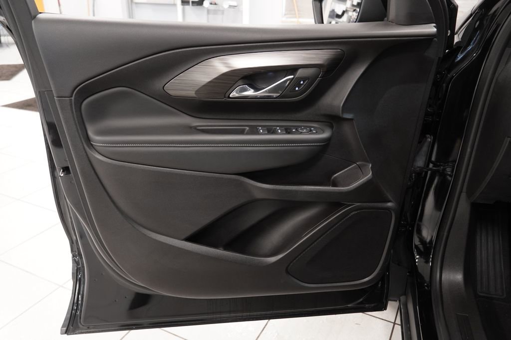 Used 2024 GMC Terrain SLE w/ Driver Convenience Package AWD/4WD image 16