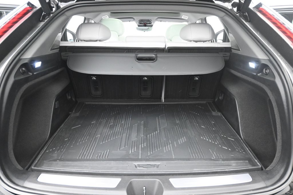 New 2027 Cadillac Optiq Premium Luxury w/ LPO, Floor Liner Package AWD/4WD image 14