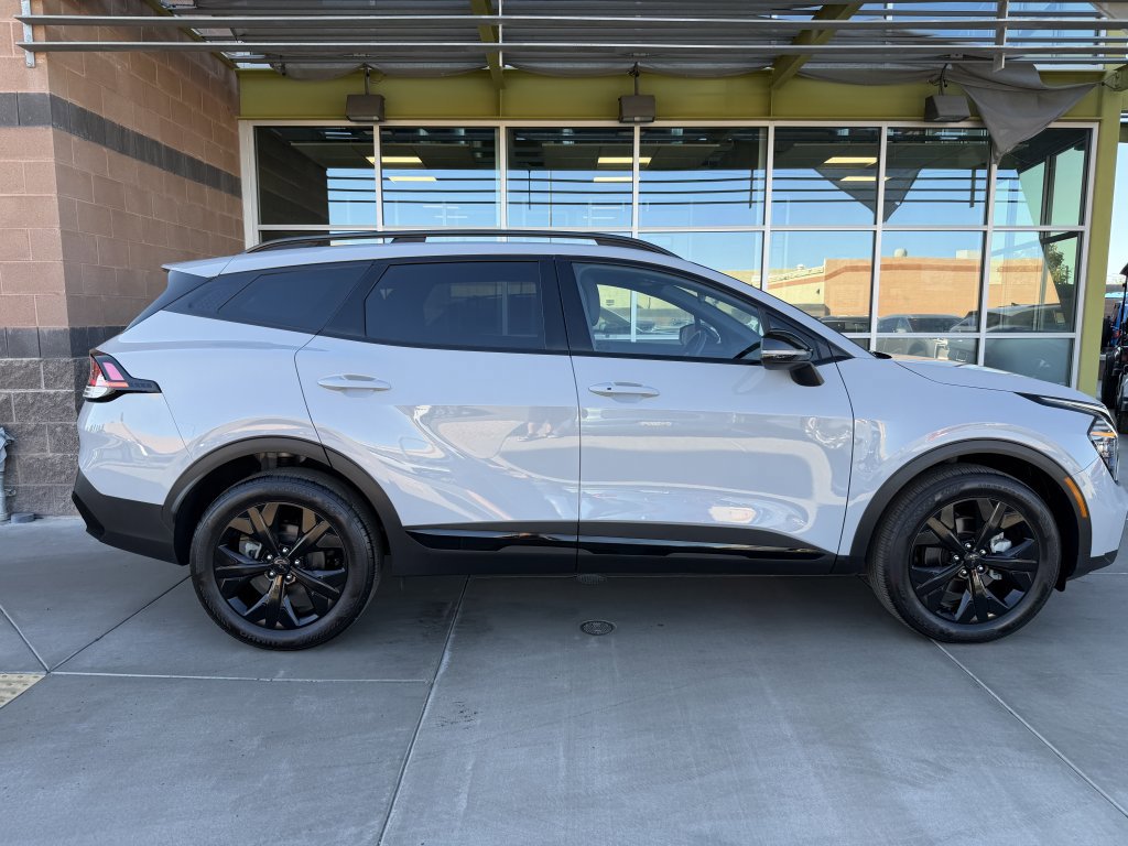 Used 2025 Kia Sportage X-Line w/ Premium Package image 9