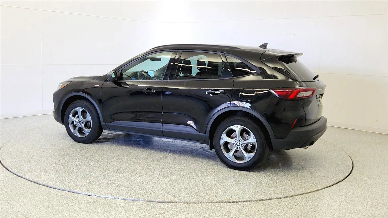 Used 2025 Ford Escape ST-Line image 5