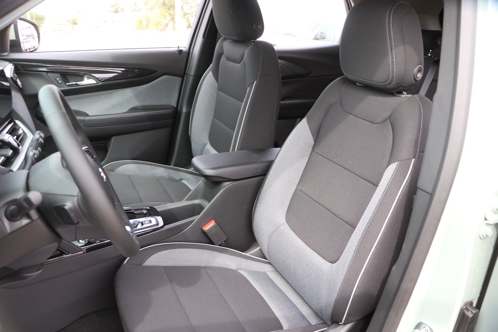 New 2026 Chevrolet TrailBlazer LT w/ Convenience Package FWD image 14