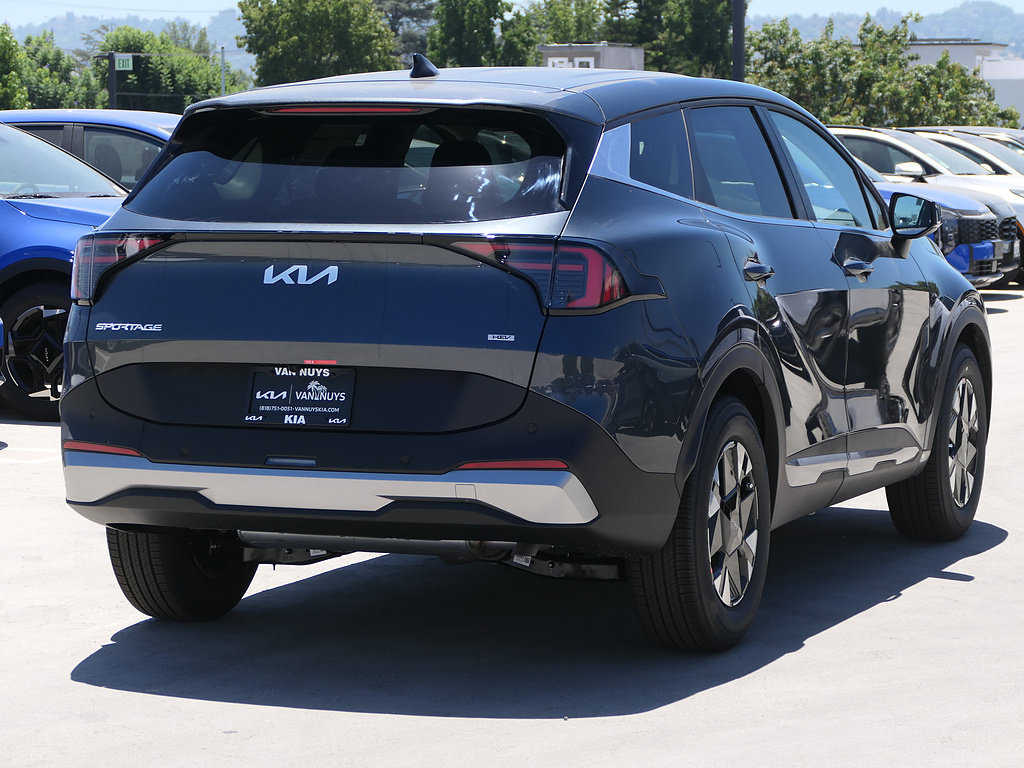 New 2026 Kia Sportage LX FWD image 3