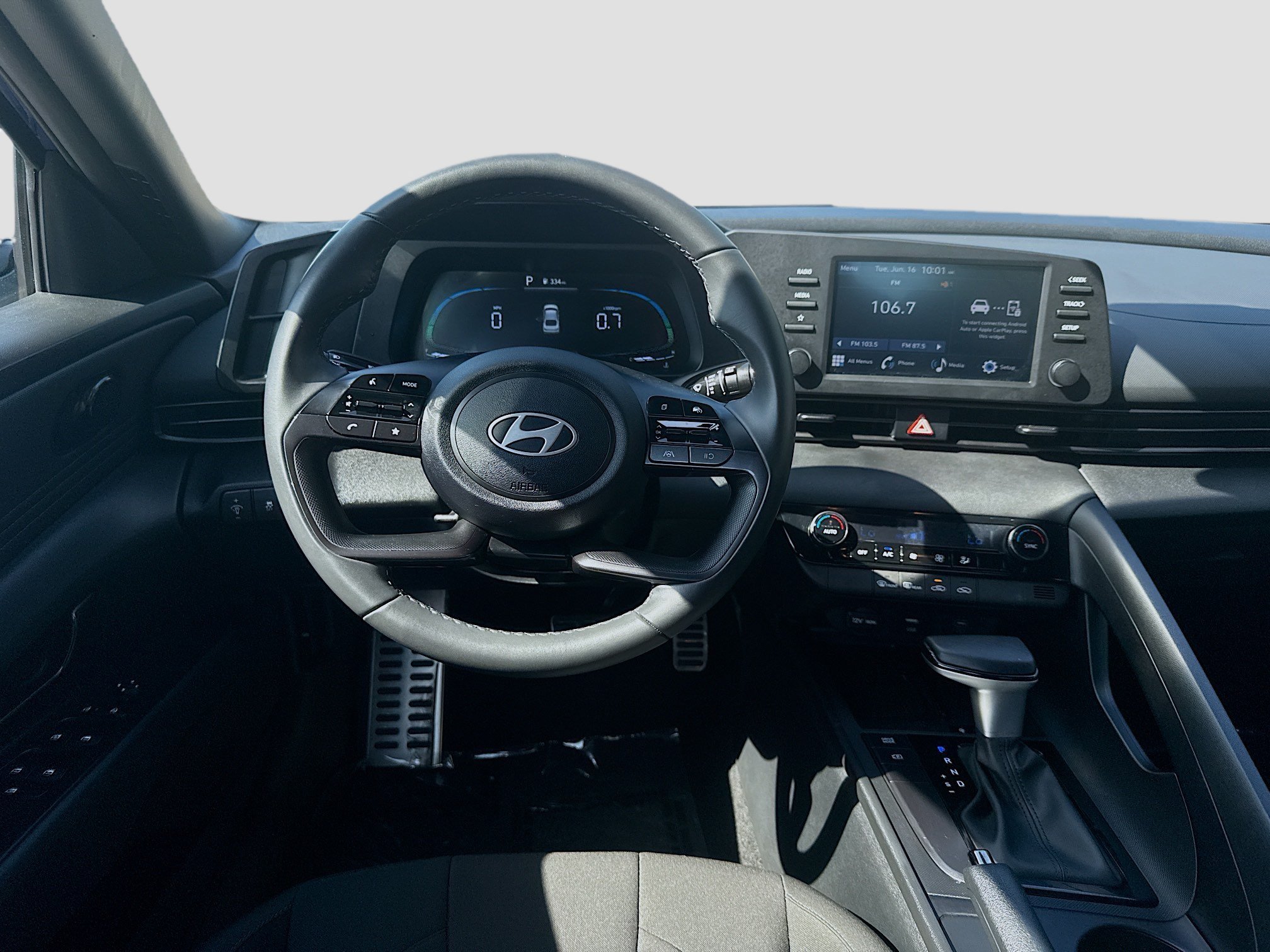 Certified 2025 Hyundai Elantra Sport FWD image 18