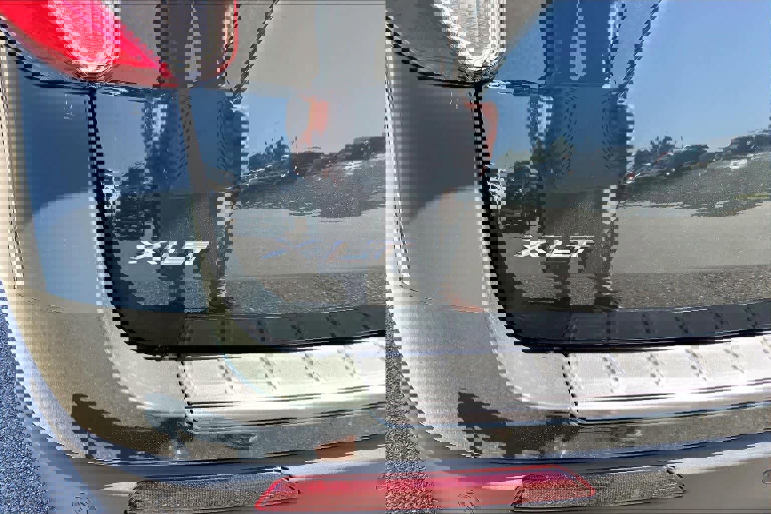 Certified 2022 Ford Explorer XLT w/ Equipment Group 202A image 31