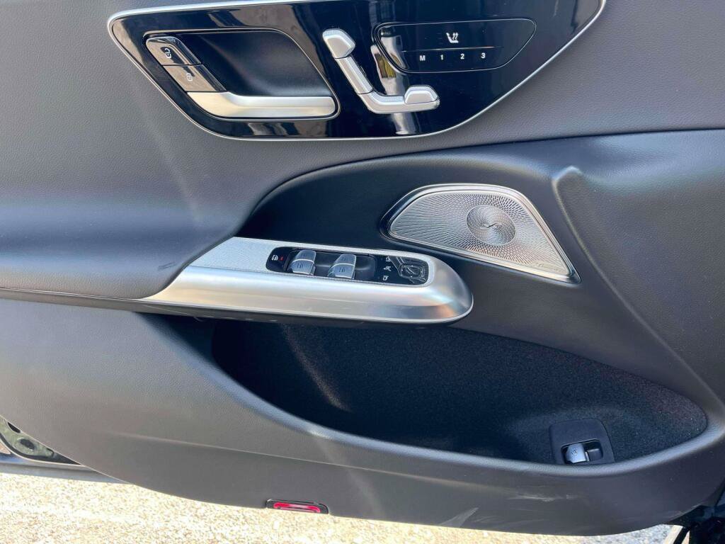 Certified 2024 Mercedes-Benz E 350 4MATIC Sedan image 33
