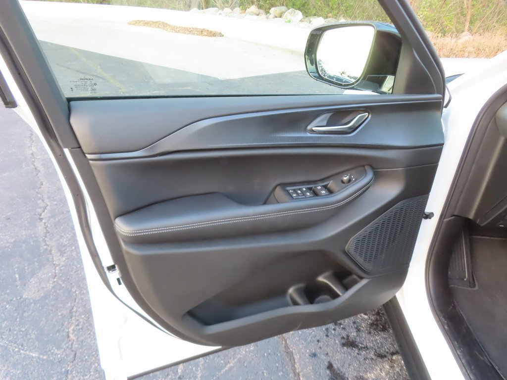 New 2025 Jeep Grand Cherokee Limited w/ Luxury Tech Group II image 20