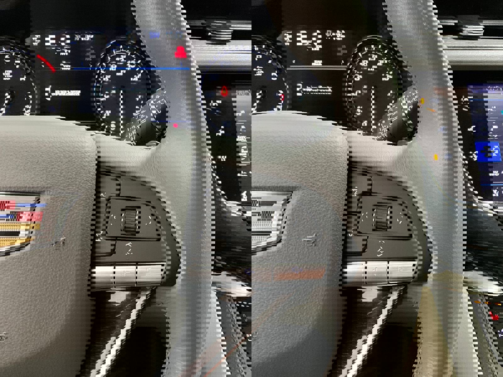 Used 2023 Cadillac XT6 Premium Luxury w/ Technology Package image 19