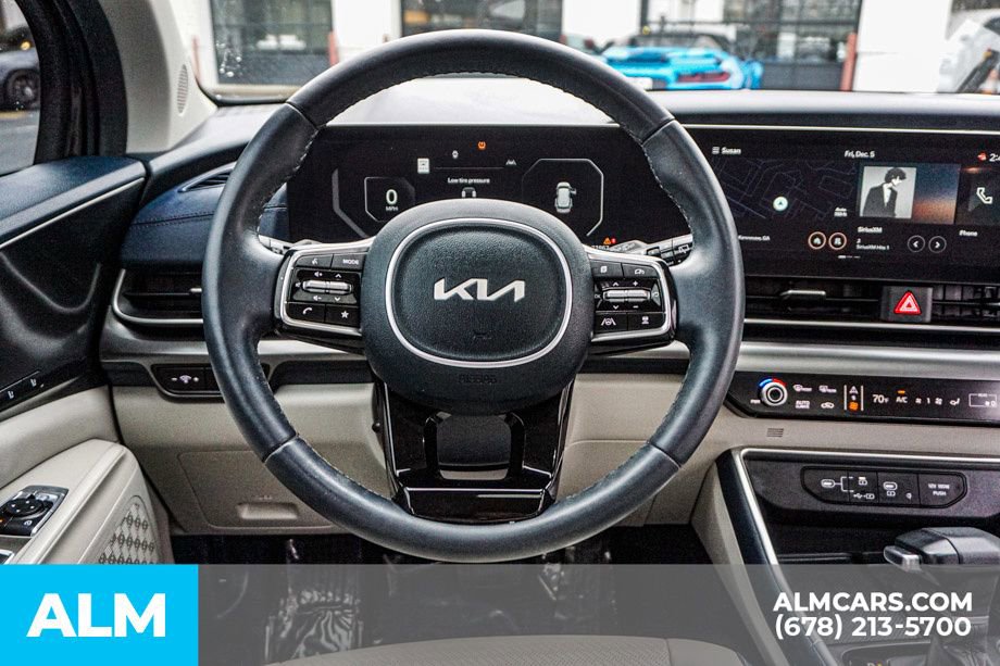 Used 2025 Kia Carnival SX Prestige image 30