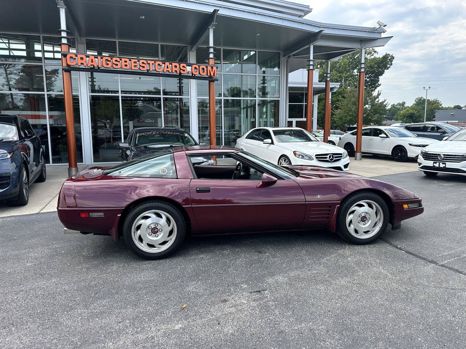 Used 1993 Chevrolet Corvette Coupe RWD image 2