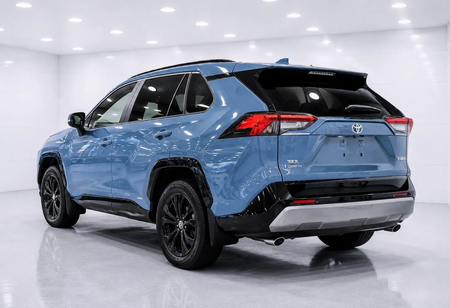 Used 2022 Toyota RAV4 SE w/ Convenience Package AWD/4WD image 3