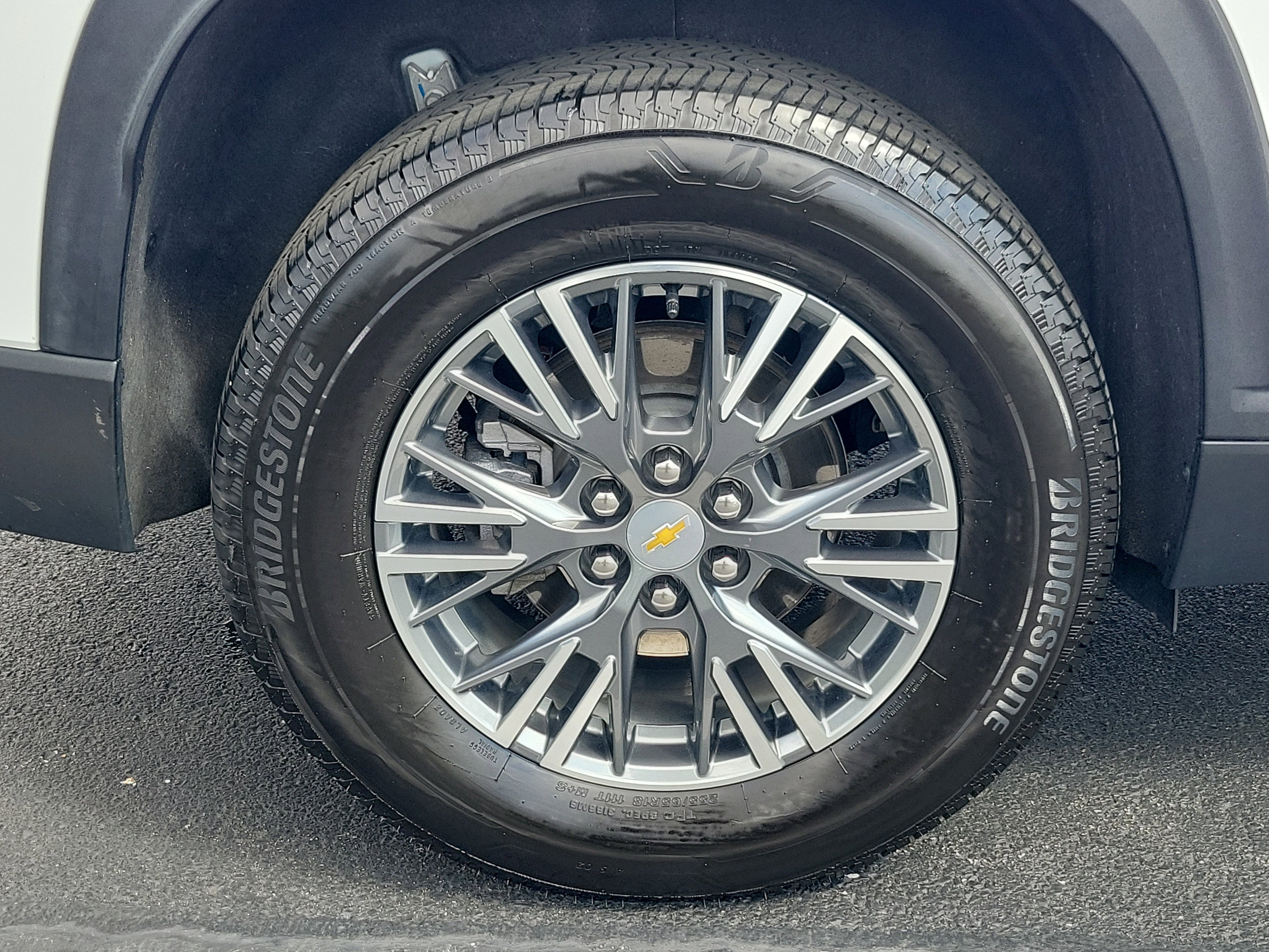 Used 2024 Chevrolet Traverse LT image 6