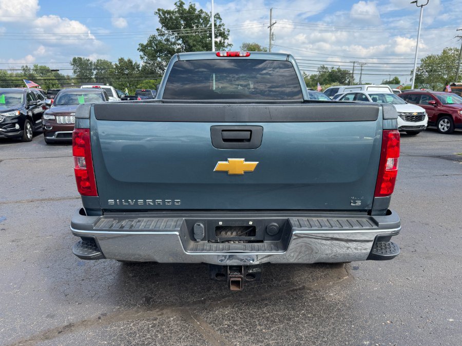 Used 2014 Chevrolet Silverado 2500 W/T AWD/4WD image 4